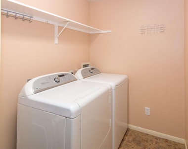 2207 Ames Street - Photo Thumbnail 23