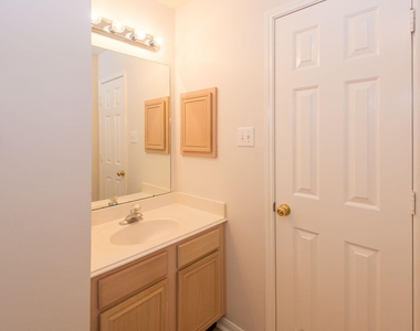2207 Ames Street - Photo Thumbnail 18