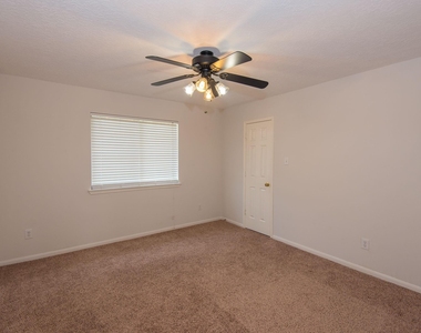 2207 Ames Street - Photo Thumbnail 20