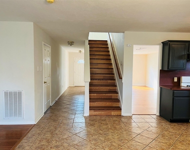 2207 Ames Street - Photo Thumbnail 2