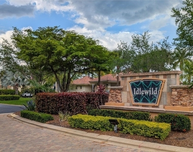 3111 Meandering Way - Photo Thumbnail 32