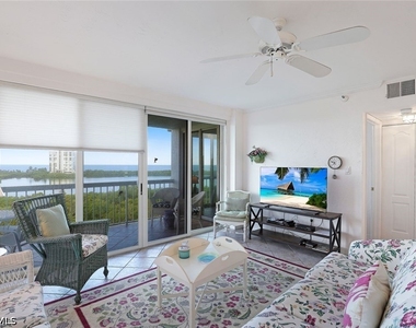 5501 Heron Point Drive - Photo Thumbnail 4