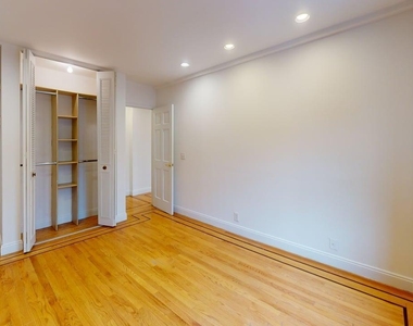 30 Charlton Street - Photo Thumbnail 6