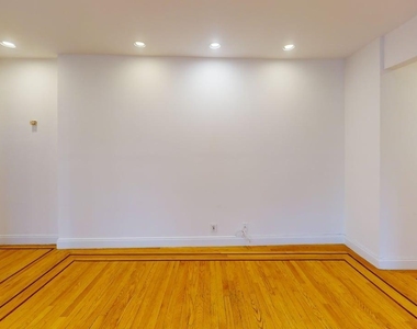 30 Charlton Street - Photo Thumbnail 9