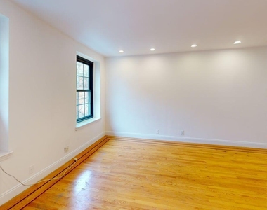 30 Charlton Street - Photo Thumbnail 11