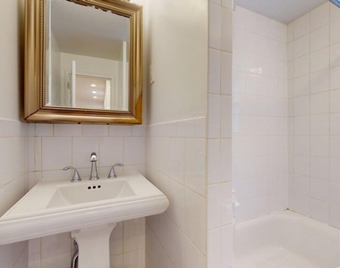 30 Charlton Street - Photo Thumbnail 2