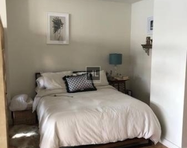 Murray Street - Photo Thumbnail 1