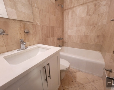 East 79th Street - Photo Thumbnail 3
