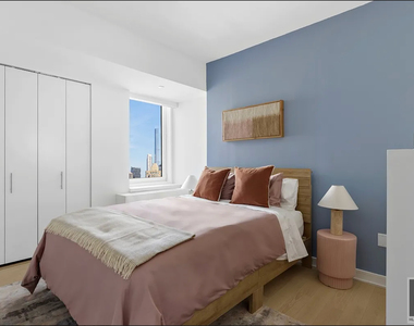 West 38th Street - Photo Thumbnail 5