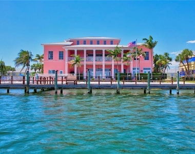 201 Pompano Drive Se - Photo Thumbnail 70