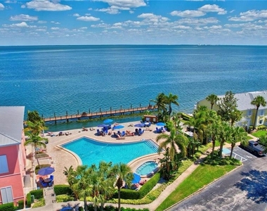 201 Pompano Drive Se - Photo Thumbnail 68
