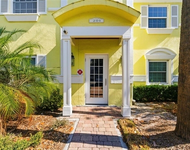 201 Pompano Drive Se - Photo Thumbnail 37