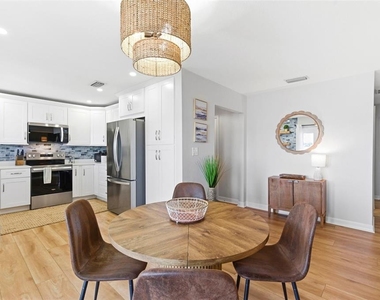 201 Pompano Drive Se - Photo Thumbnail 14