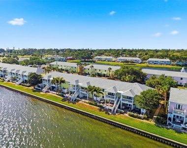 201 Pompano Drive Se - Photo Thumbnail 46