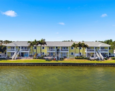 201 Pompano Drive Se - Photo Thumbnail 62