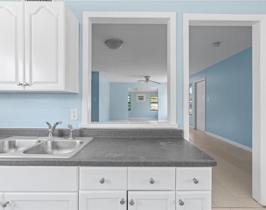 3711 W Leila Avenue - Photo Thumbnail 13