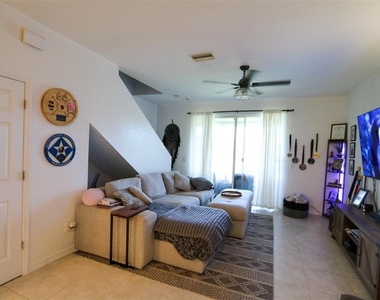 10922 Winter Crest Drive - Photo Thumbnail 4