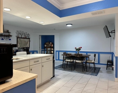 818 Mendoza Drive - Photo Thumbnail 21