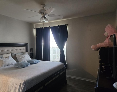 9085 Lee Vista Boulevard - Photo Thumbnail 7