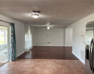 10318 Laxton Street - Photo Thumbnail 23