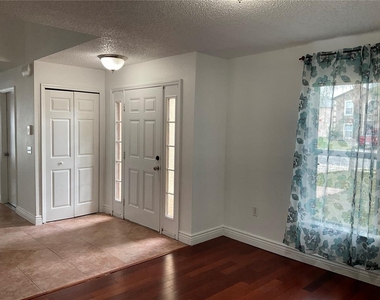 10318 Laxton Street - Photo Thumbnail 4