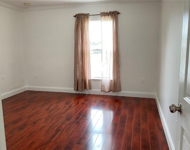 10318 Laxton Street - Photo Thumbnail 15