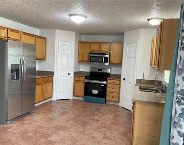 10318 Laxton Street - Photo Thumbnail 2