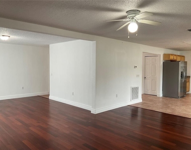10318 Laxton Street - Photo Thumbnail 7