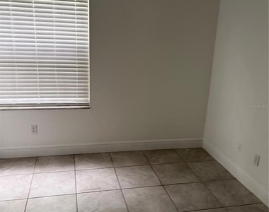 2717 N Poinciana Boulevard - Photo Thumbnail 7