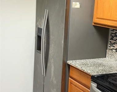 2717 N Poinciana Boulevard - Photo Thumbnail 3