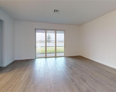 7913 Lakes Edge Lane - Photo Thumbnail 22