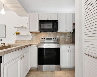 3223 Beneva Road - Photo Thumbnail 8
