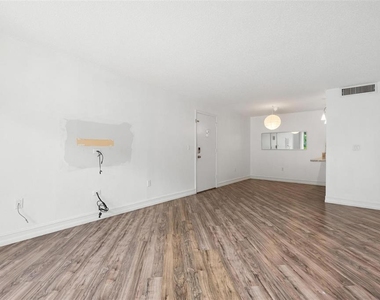 3223 Beneva Road - Photo Thumbnail 5