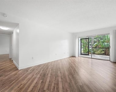 3223 Beneva Road - Photo Thumbnail 2
