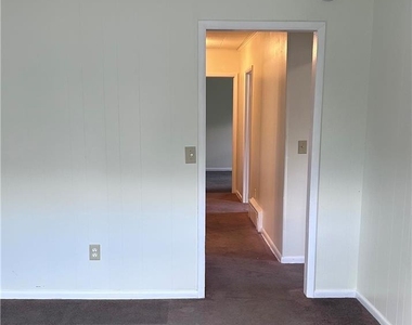 576 Slateford Road - Photo Thumbnail 9
