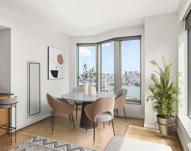 8 Spruce Street - Photo Thumbnail 2