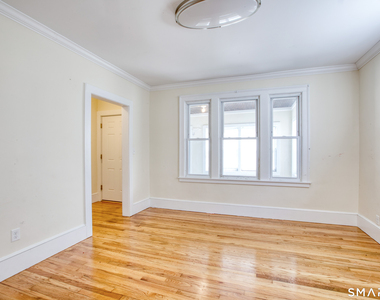 44-46 Glendale Avenue - Photo Thumbnail 5