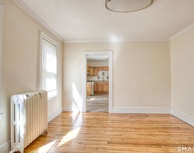 44-46 Glendale Avenue - Photo Thumbnail 4