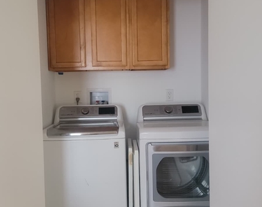316 Grovers Avenue - Photo Thumbnail 7