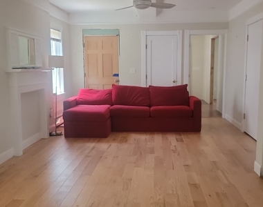 316 Grovers Avenue - Photo Thumbnail 2