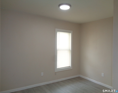 92 Smith Street - Photo Thumbnail 11