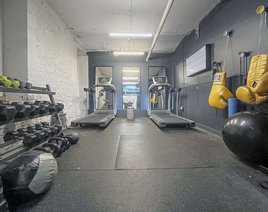473 Central Park West - Photo Thumbnail 8