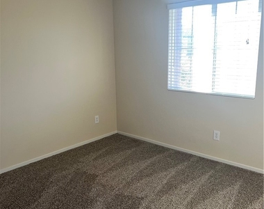 10236 Wolf Pack Lane - Photo Thumbnail 8