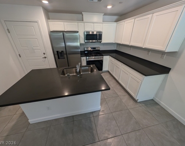 3509 Golden Chariot Avenue - Photo Thumbnail 5