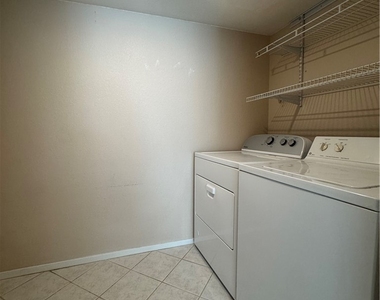 2604 Autumn Blaze Avenue - Photo Thumbnail 6