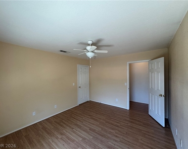 2604 Autumn Blaze Avenue - Photo Thumbnail 14