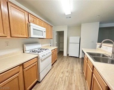 3192 Mist Effect Avenue - Photo Thumbnail 6