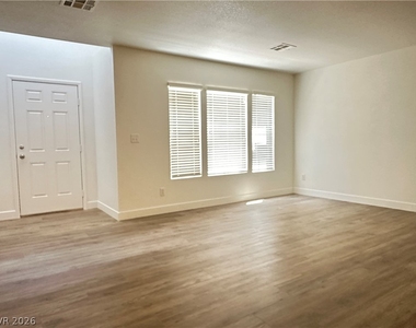 3192 Mist Effect Avenue - Photo Thumbnail 2
