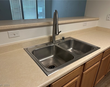 3192 Mist Effect Avenue - Photo Thumbnail 7