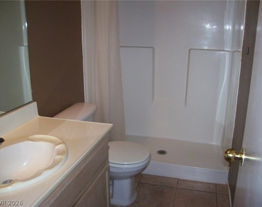 2204 Silver Pine Drive - Photo Thumbnail 4
